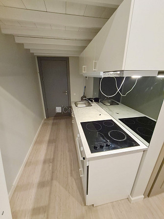 Fasādes māja, renovēta māja, slēgts pagalms, ieeja no ielas, kāpņu telpa pēc kapitālā Rīga - foto 11