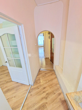 Fasādes māja, renovēta māja, slēgts pagalms, ieeja no ielas, kāpņu telpa pēc kosmētiskā Rīga - foto 17