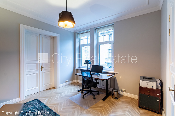 Renovēta māja, logi vērsti mājas abās pusēs, guļamistabu skaits 3 gab., istabas izolētas 3 Rīga - foto 18