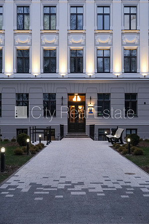 Projekts - Kalpaka Residence, fasādes māja, renovēta māja, objektu apsargā fiziskā apsardze, Rīga - foto 18