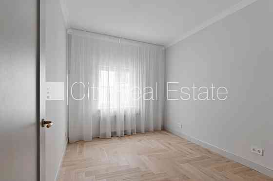 Проект - Kalpaka Residence, фасадный дом, реновированный дом, объект охраняет физическая Rīga
