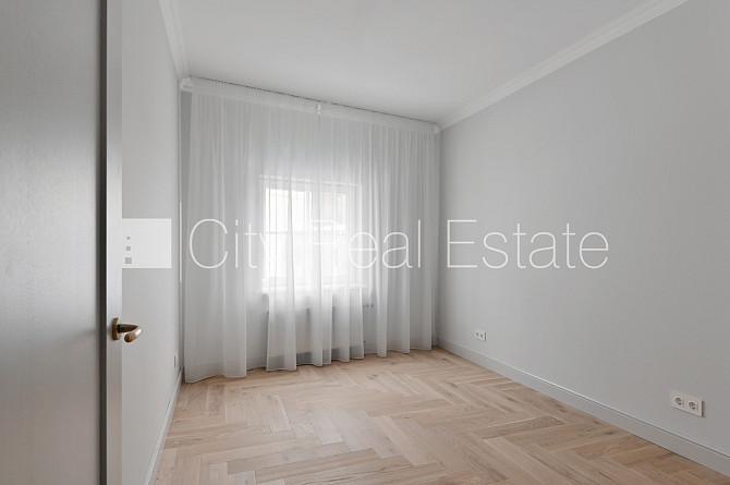 Projekts - Kalpaka Residence, fasādes māja, renovēta māja, objektu apsargā fiziskā apsardze, Rīga - foto 4