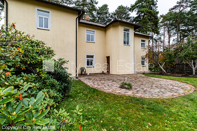 Renovēta māja, keramzīta bloku sienas, labiekārtota apzaļumota teritorija, iežogota Jūrmala - foto 1