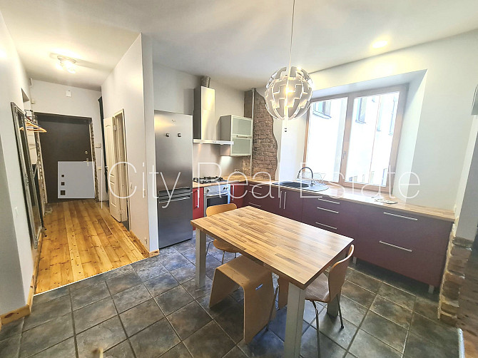 Zeme īpašumā, pagalma māja, slēgts pagalms, ieeja no pagalma, kāpņu telpa pēc kosmētiskā Rīga - foto 15