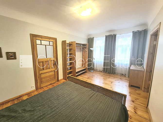 Zeme īpašumā, pagalma māja, slēgts pagalms, ieeja no pagalma, kāpņu telpa pēc kosmētiskā Rīga - foto 8