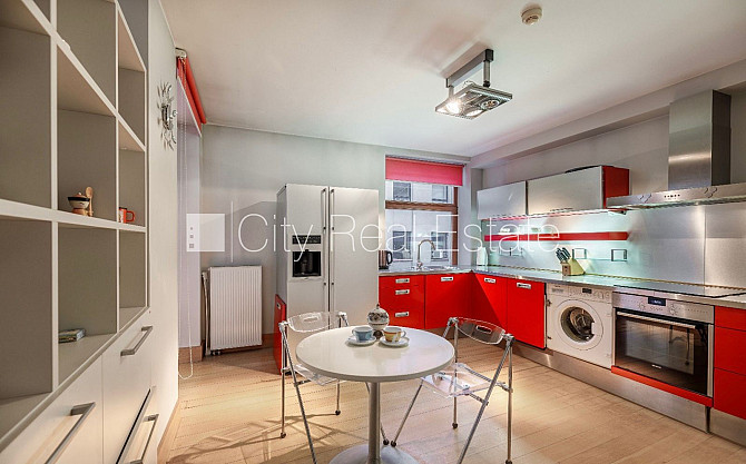Fasādes māja, renovēta māja, slēgta teritorija, luksuss apartamenti , ir lifts, kāpņu telpa Rīga - foto 20