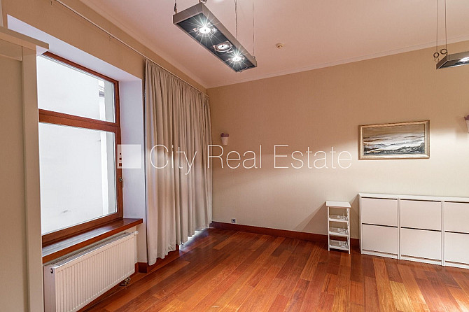 Fasādes māja, renovēta māja, slēgta teritorija, luksuss apartamenti , ir lifts, kāpņu telpa Rīga - foto 18