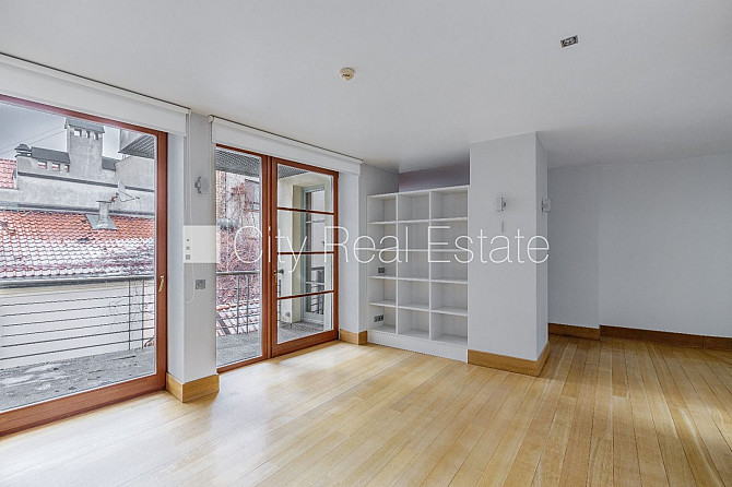 Fasādes māja, renovēta māja, slēgta teritorija, luksuss apartamenti , ir lifts, kāpņu telpa Rīga - foto 6