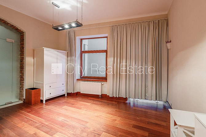 Fasādes māja, renovēta māja, slēgta teritorija, luksuss apartamenti , ir lifts, kāpņu telpa Rīga - foto 17