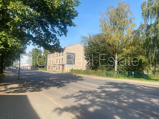 Iespējama mazstāvu apbūve, atļauts būvēt tirdzniecības pakalpojumu objektu, atļauts būvēt Rīga - foto 1