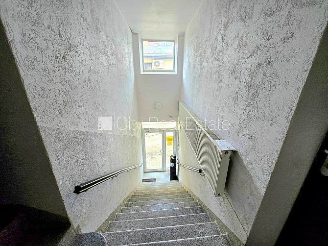 Iežogota teritorija, slēgta teritorija, bezmaksas stāvvieta pagalmā, vieta vairākām Rīga - foto 11