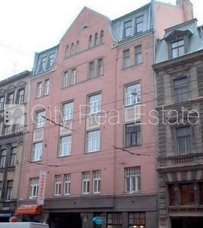 Pagalma māja, slēgts pagalms, ieeja no pagalma, logi vērsti uz pagalma pusi, studio tipa, Rīga - foto 18