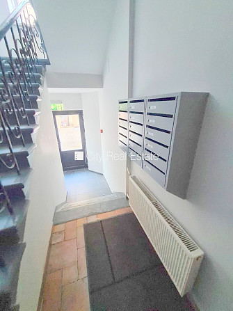 Fasādes māja, renovēta māja, slēgts pagalms, ieeja no ielas un pagalma, kāpņu telpa pēc Rīga - foto 15