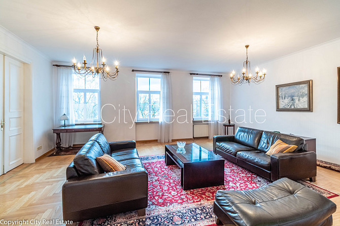 Fasādes māja, renovēta māja, labiekārtota apzaļumota teritorija, slēgts pagalms, iespēja Rīga - foto 1