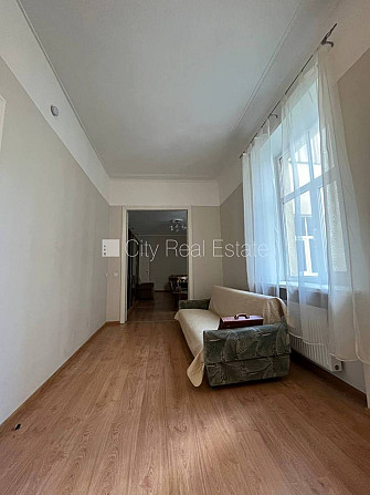 Ir lifts, logi vērsti mājas abās pusēs, centrālā apkure, sanitārais mezgls atsevišķs, Rīga - foto 9