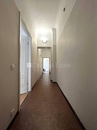 Ir lifts, logi vērsti mājas abās pusēs, centrālā apkure, sanitārais mezgls atsevišķs, Rīga - foto 16