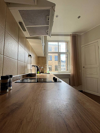 Ir lifts, logi vērsti mājas abās pusēs, centrālā apkure, sanitārais mezgls atsevišķs, Rīga - foto 15