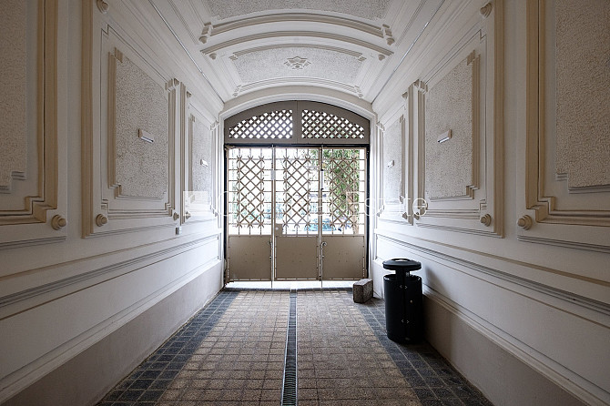 Fasādes māja, renovēta māja, slēgts pagalms, ieeja no ielas, ir lifts, kāpņu telpa pēc Rīga - foto 17