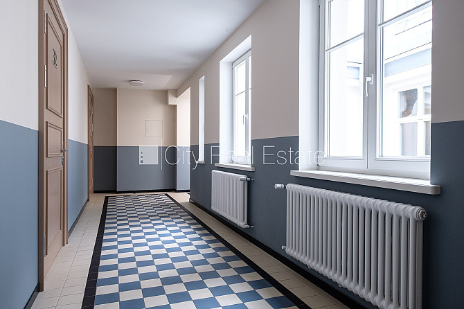 Fasādes māja, renovēta māja, slēgts pagalms, ieeja no ielas, ir lifts, kāpņu telpa pēc Rīga - foto 11