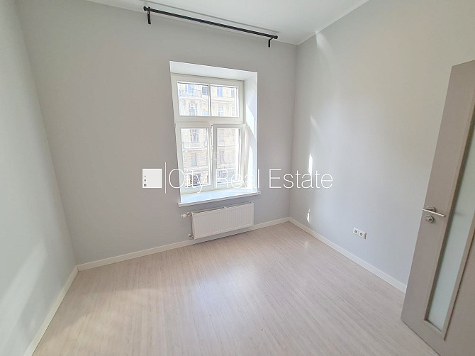 Fasādes māja, renovēta māja, slēgts pagalms, ieeja no ielas, kāpņu telpa pēc kosmētiskā Rīga - foto 7