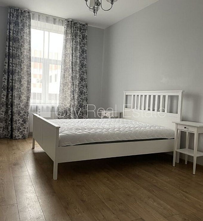 Fasādes māja, renovēta māja, ir lifts, kāpņu telpa pēc kapitālā remonta, guļamistabu Rīga - foto 4