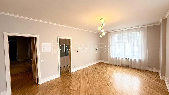 Fasādes māja, renovēta māja, ieeja no ielas, luksuss apartamenti , ir lifts, kāpņu telpa pēc Rīga - foto 7