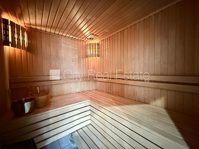 Fasādes māja, renovēta māja, ieeja no ielas, luksuss apartamenti , ir lifts, kāpņu telpa pēc Rīga - foto 11