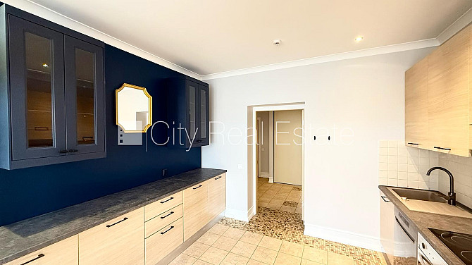 Fasādes māja, renovēta māja, ieeja no ielas, luksuss apartamenti , ir lifts, kāpņu telpa pēc Rīga - foto 1