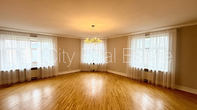 Fasādes māja, renovēta māja, ieeja no ielas, luksuss apartamenti , ir lifts, kāpņu telpa pēc Rīga - foto 4