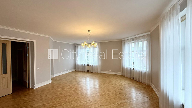 Fasādes māja, renovēta māja, ieeja no ielas, luksuss apartamenti , ir lifts, kāpņu telpa pēc Rīga - foto 3