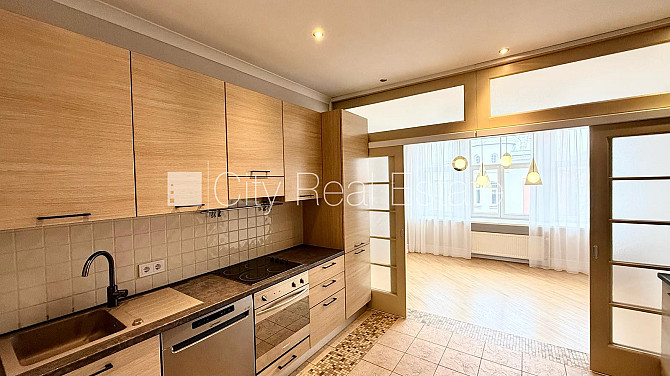 Fasādes māja, renovēta māja, ieeja no ielas, luksuss apartamenti , ir lifts, kāpņu telpa pēc Rīga - foto 2