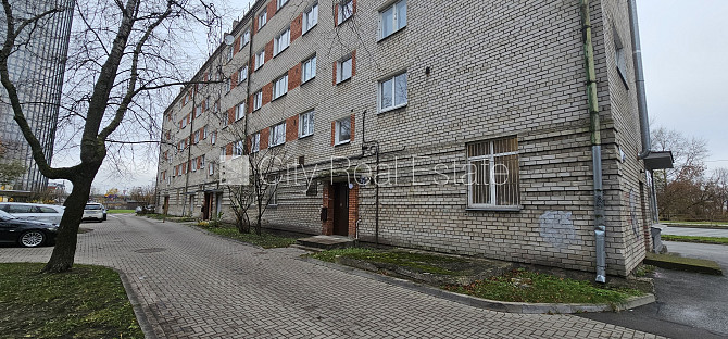 Bezmaksas stāvvieta pagalmā, kāpņu telpa pēc kosmētiskā remonta, istabas izolētas 1 gab., Rīga - foto 14