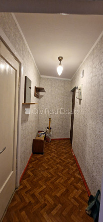 Bezmaksas stāvvieta pagalmā, kāpņu telpa pēc kosmētiskā remonta, istabas izolētas 1 gab., Rīga - foto 11