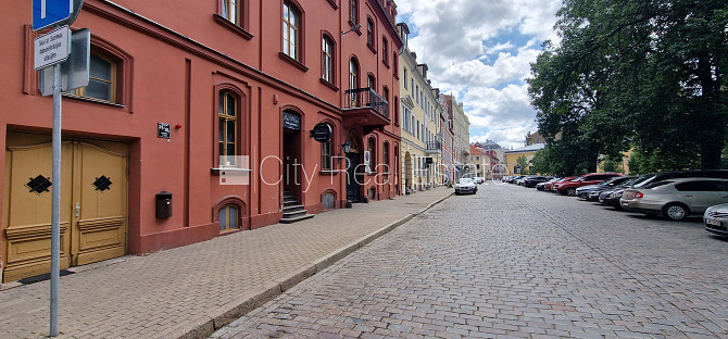 Fasādes māja, renovēta māja, ieeja no ielas, logi vērsti uz ielas pusi, istabas izolētas 2 Rīga - foto 20