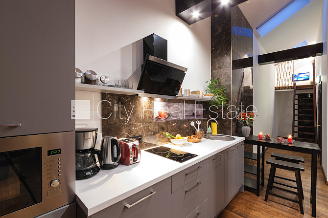 Renovēta māja, luksuss apartamenti , mansards, ir lifts, guļamistabu skaits 2 gab., viesistaba, Rīga - foto 4