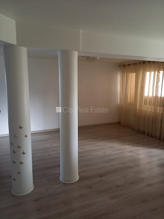 Zeme īpašumā, slēgta teritorija, bezmaksas stāvvieta pagalmā, teritorijas stāvlaukums Jūrmala - foto 11