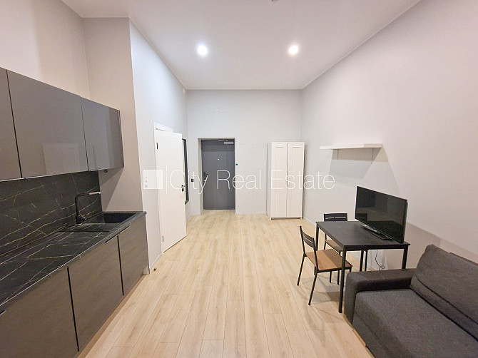 Fasādes māja, renovēta māja, slēgts pagalms, ieeja no ielas un pagalma, ir lifts, kāpņu Rīga - foto 8