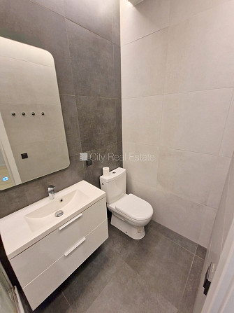 Fasādes māja, renovēta māja, slēgts pagalms, ieeja no ielas un pagalma, ir lifts, kāpņu Rīga - foto 12