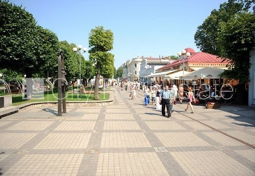Территория обнесена забором, места для нескольких машин, количество спален 4 шт., Юрмала - изображение 18