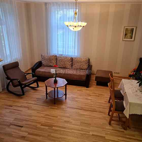 Частный дом, благоустроенная озеленённая территория, подъездная дорога покрыта Юрмала