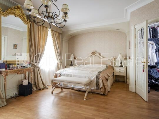 Фасадный дом, реновированный дом, закрытый двор, вход с улицы, лифт, лестничная Рига - изображение 17
