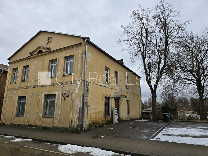 Tiek pārdots namīpašums Jaunjelgavas pilsētas centrā, kas sastāv no 7 dzīvokļiem. Lielisks Jaunjelgava - foto 5