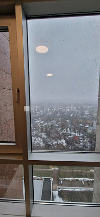 Fasādes māja, slēgts pagalms, vieta automašīnai, ieeja no ielas un pagalma, kāpņu telpa pēc Rīga - foto 11