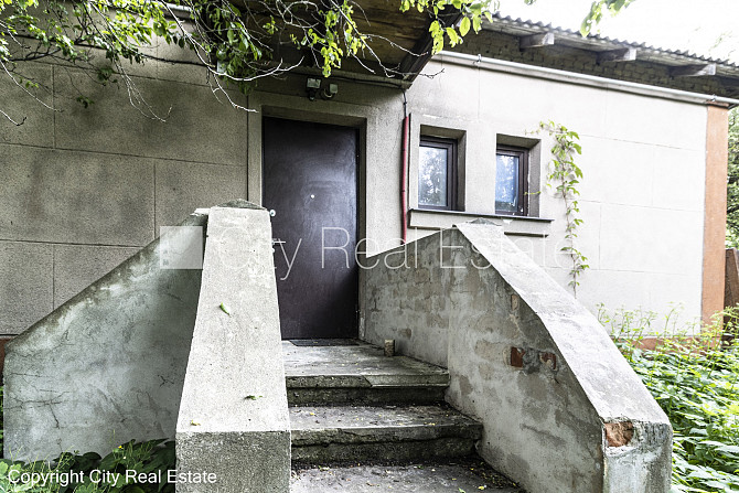 Privātmāja, fasādes māja, renovēta māja, slēgts pagalms, iežogota teritorija, radiatori ar Rīga - foto 1