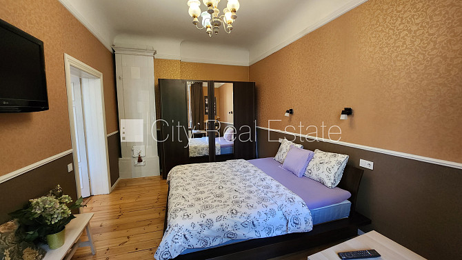Fasādes māja, renovēta māja, vieta automašīnai, ieeja no pagalma, kāpņu telpa pēc Rīga - foto 19
