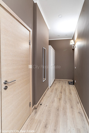 Fasādes māja, renovēta māja, logi vērsti uz ielas pusi, istabas izolētas, studio tipa, Rīga - foto 14
