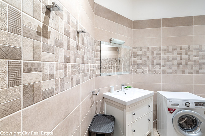 Fasādes māja, renovēta māja, logi vērsti uz ielas pusi, istabas izolētas, studio tipa, Rīga - foto 13