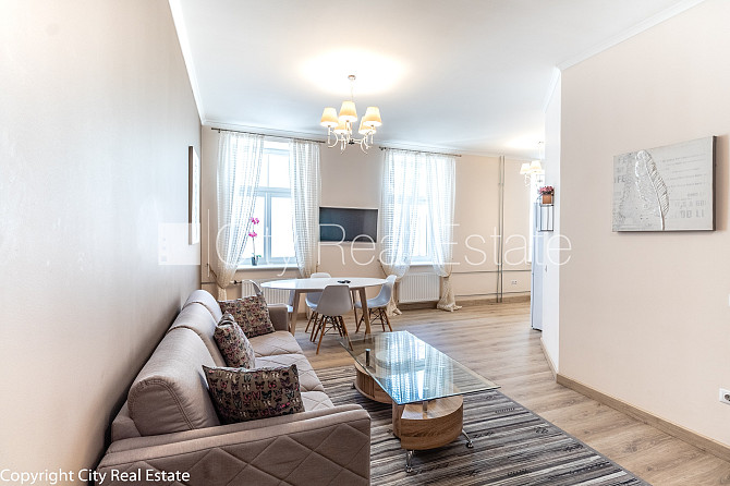 Fasādes māja, renovēta māja, logi vērsti uz ielas pusi, istabas izolētas, studio tipa, Rīga - foto 5