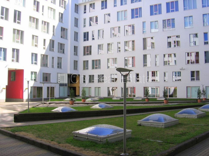 Projekts - Centra Nams, jaunceltne, labiekārtota apzaļumota teritorija, slēgts pagalms, iespēja Rīga - foto 9