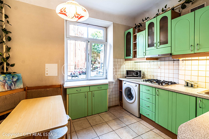 Fasādes māja, renovēta māja, slēgts pagalms, ieeja no ielas un pagalma, mansards, kāpņu Rīga - foto 11